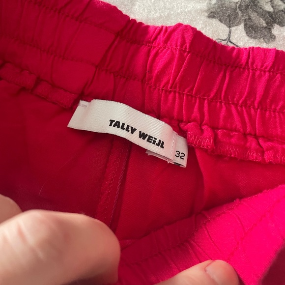 Sweet summer short shorts - Picture 2 of 3